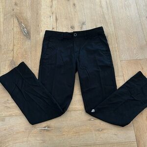 Men’s Volcom (True To This) black pants.